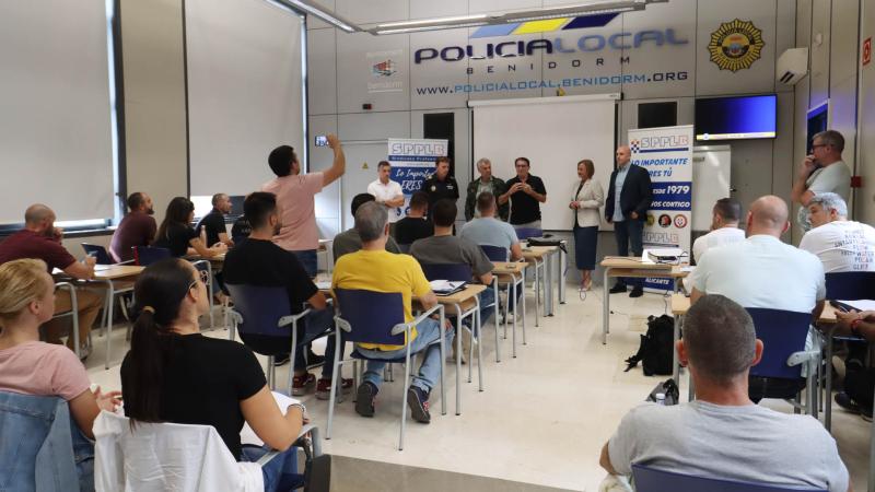 La Policía Local amplía su formación con un curso de inspección con perros en locales nocturnos